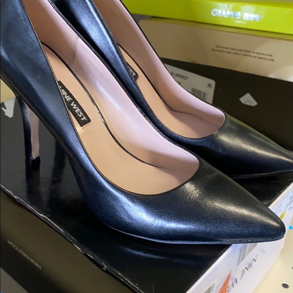 Nine West shoes - Picture 2 of 5